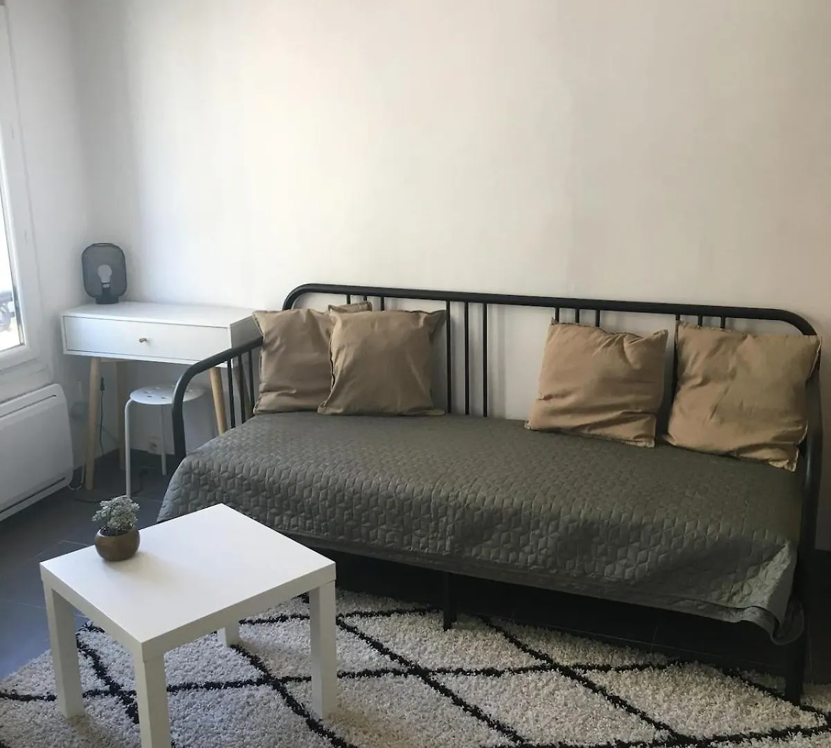 Contacten van Studio Centre, Proche Du Vieux Port De Marseille